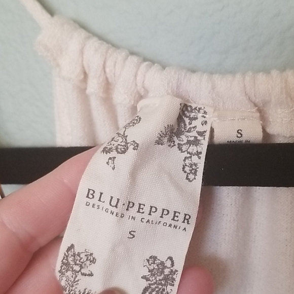 Blu Pepper Clean Girl Cozy Soft Cream Tie Front Tank Small - Picture 3 of 5